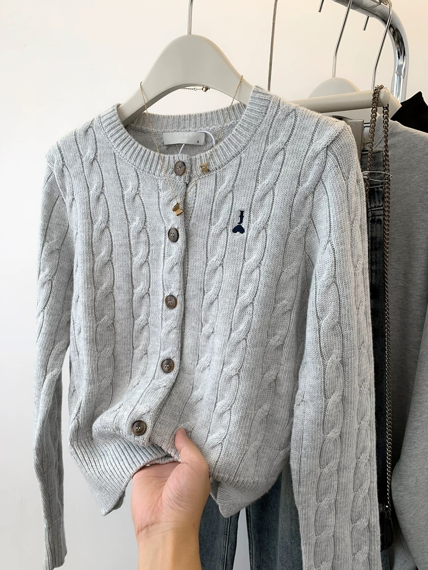 Gray twist embroidery short knitted cardigan for women spring and autumn autumn wool sweater lazy soft waxy sweater jacket top