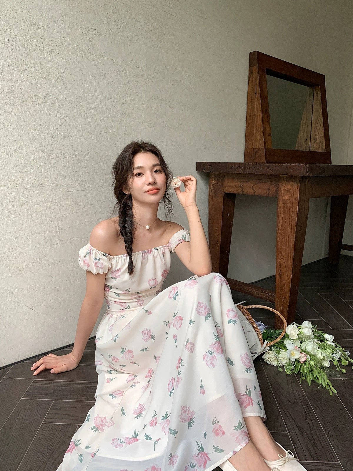 XXNING Pure desire and sweet temperament one-shoulder floral dress for women with cloud sleeves niche chic pleated long skirt