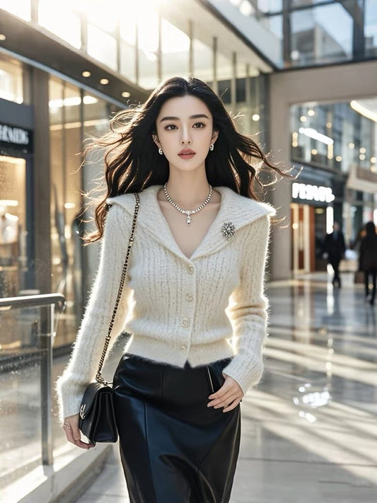 Xiaoxiangfeng white coat for women 2024 autumn small unique super good-looking high-end temperament knitted cardigan sweater