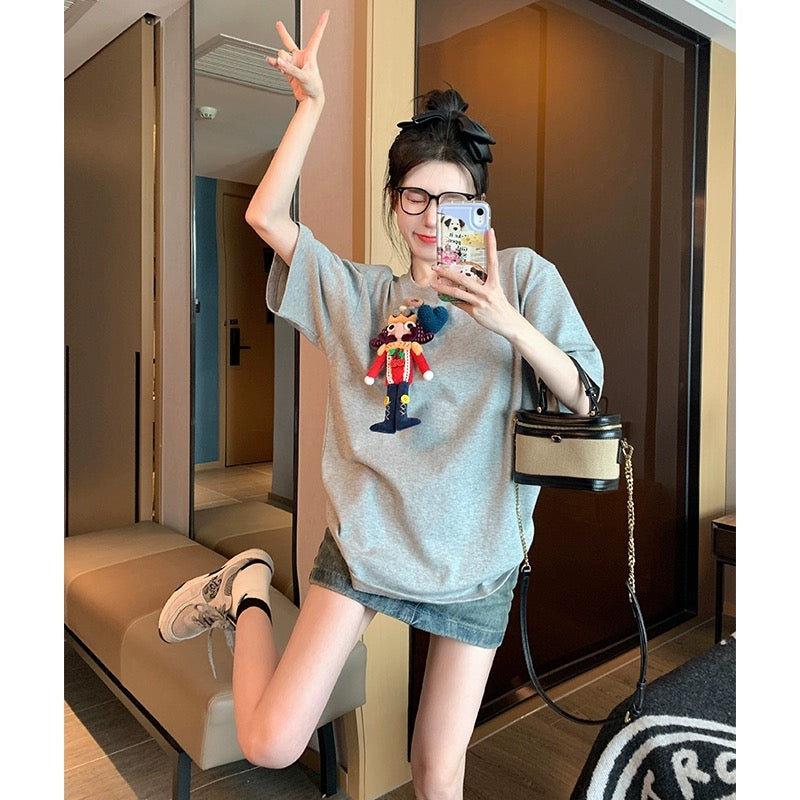 Three-dimensional doll short-sleeved t-shirt women's summer niche design sense European goods heavy industry gray shoulder top foreign style age reduction