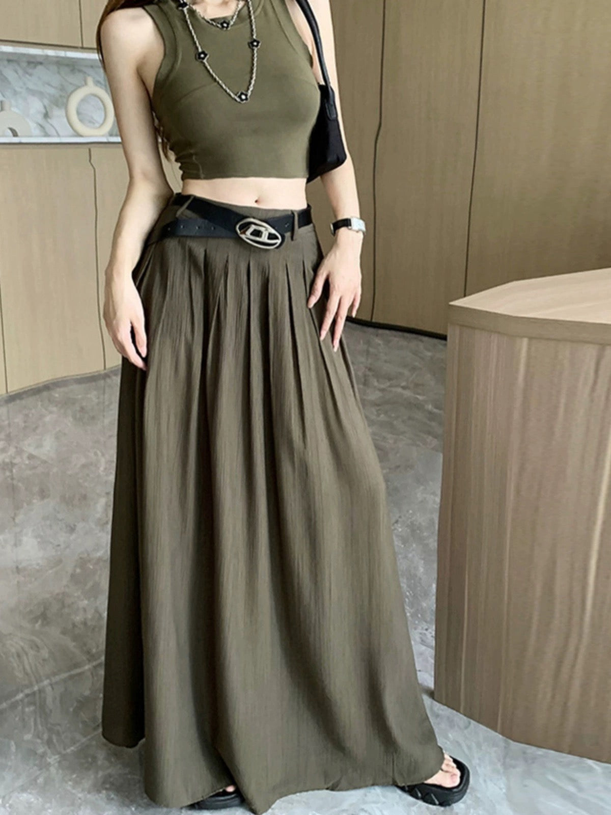 Spice Girl Internet Celebrity 2023 Fried Street Suit Summer Big Swing Skirt Long Skirt Two-piece Suit Slim Vest Female Outerwear with a High Sense