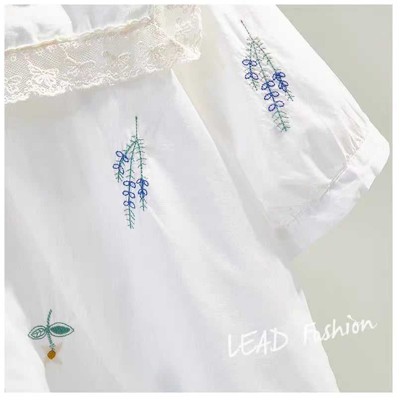 100 yuan, three pieces, contact customer service to change the price, white embroidered lapel short-sleeved doll shirt short-sleeved age-reducing shirt