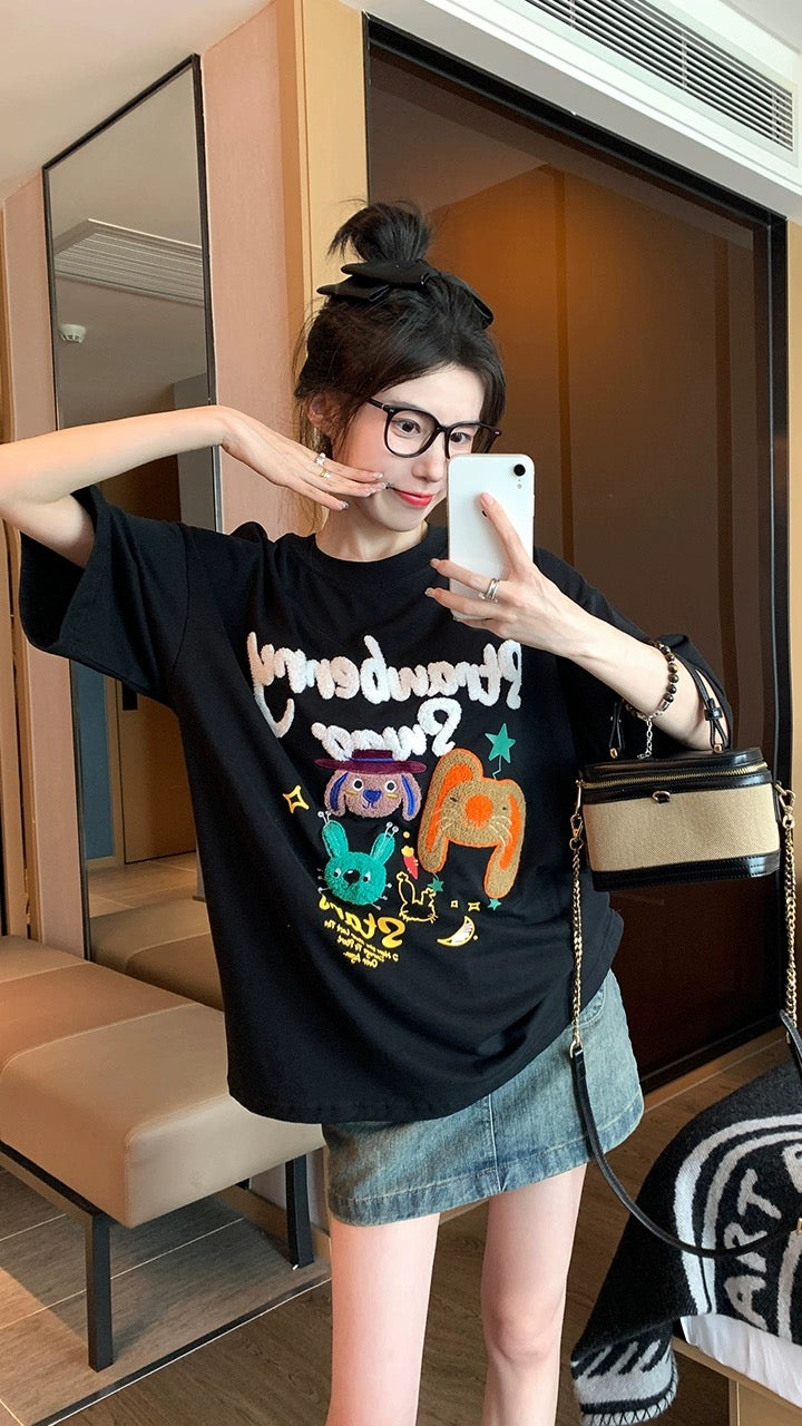 Black rabbit short-sleeved t-shirt women's summer 2023 new European goods heavy industry age-reducing foreign style design sense shoulder top