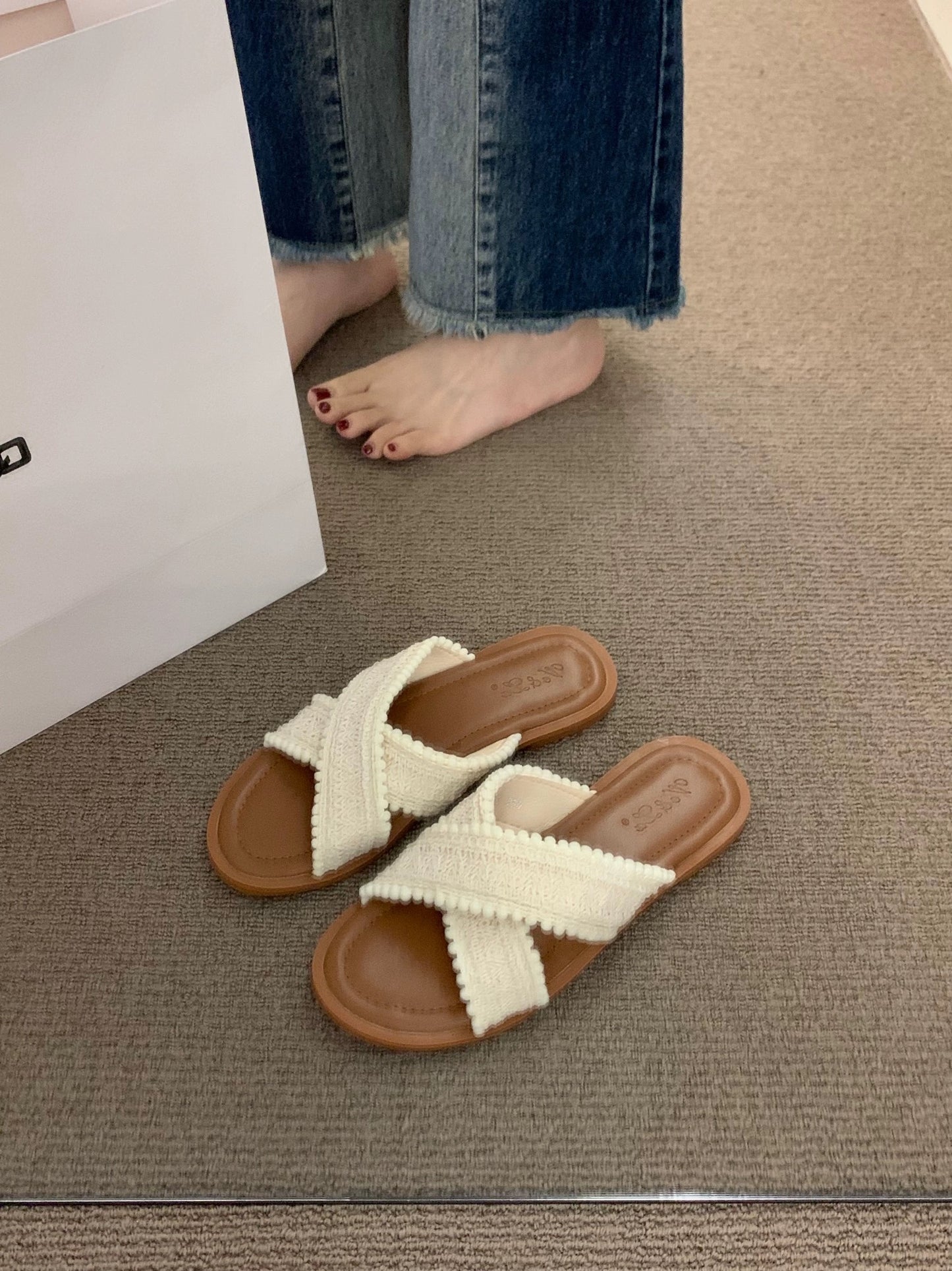 Flat retro woven small sandals and slippers women's shoes summer wear 2023 new summer seaside beach sandals