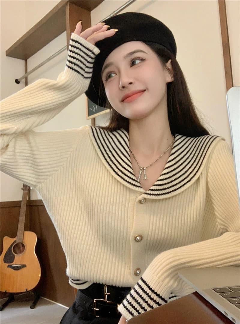 Qiu Rouyao spring new white lazy style bottoming cardigan small short sweater design feeling female minority