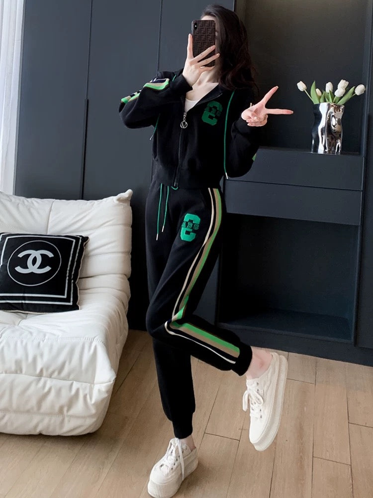 Fashionable temperament casual sports suit women's autumn 2022 new hooded cardigan sweater Western-style high-end two-piece suit