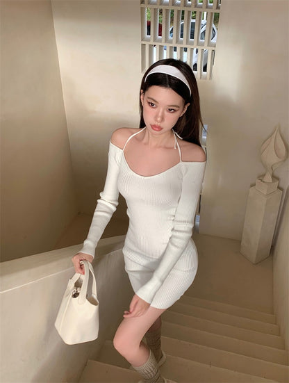 Korean version of sexy long-sleeved knitted dress women's autumn self-cultivation design sense niche hanging neck skirt bag hip skirt