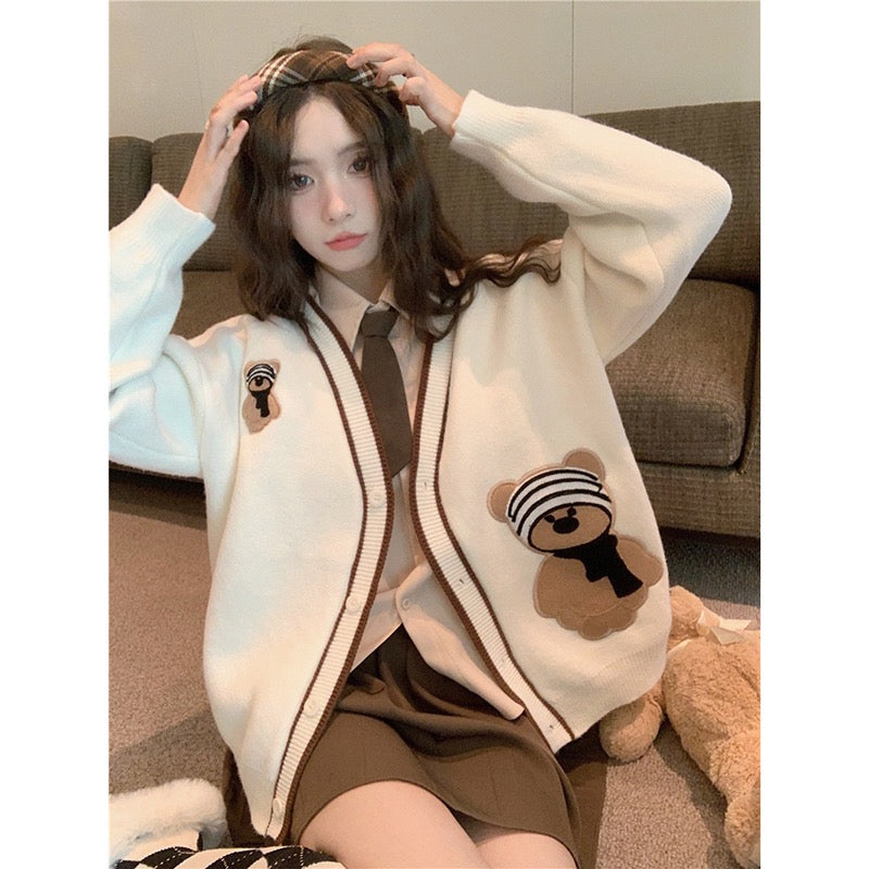 Design sense embroidered bear sweater coat autumn and winter 2022 new chic foreign style V-neck long-sleeved knitted cardigan women