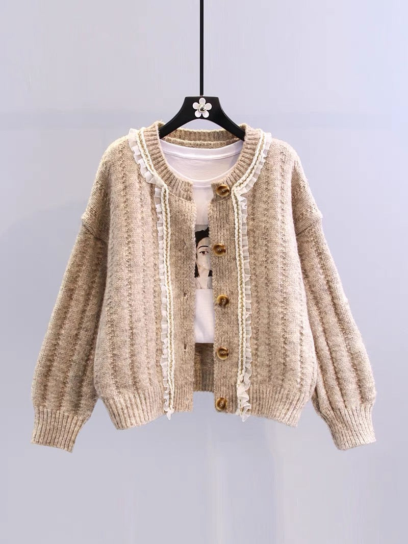 Xiaoxiangfeng lace stitching sweater coat women's autumn and winter 2022 new loose outer wear lazy wind knitted cardigan