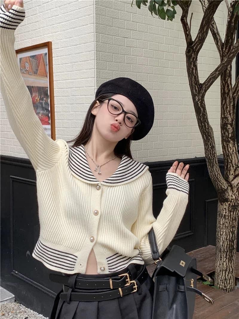 Qiu Rouyao spring new white lazy style bottoming cardigan small short sweater design feeling female minority