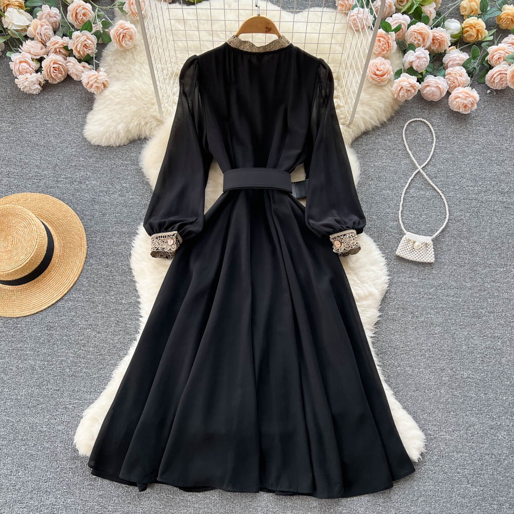 Atmospheric wear and temperament long-sleeved autumn dress women's clothing niche design lace splicing waist small black skirt