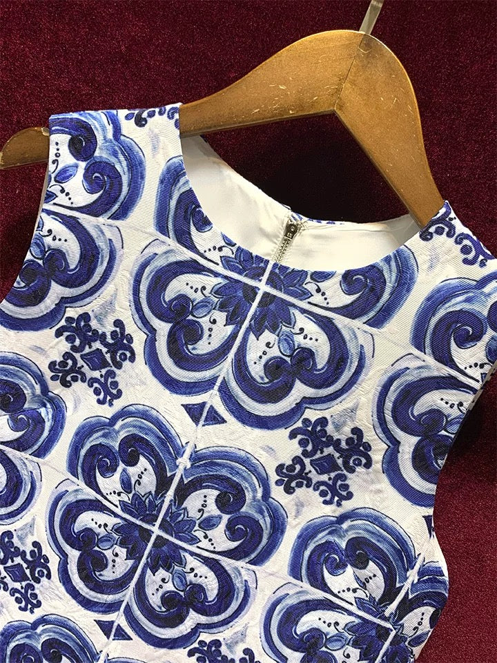 French retro blue and white porcelain printed A-line skirt sleeveless dress summer high-end 2022 new style and thin