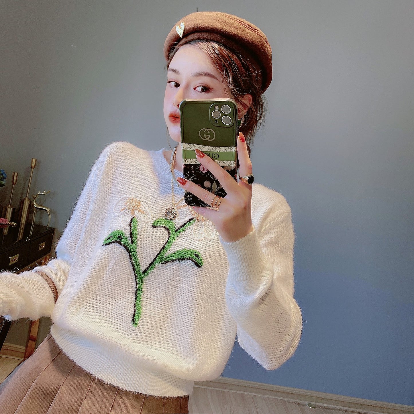 2022 autumn and winter new French retro long-sleeved round neck embroidery flowers loose wool pullover sweater top women