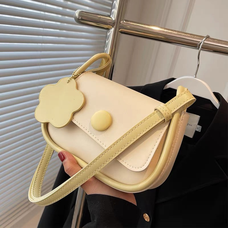 This year's popular Korean version of the niche bag women's summer 2022 new explosion style high-end all-match small square bag shoulder messenger bag