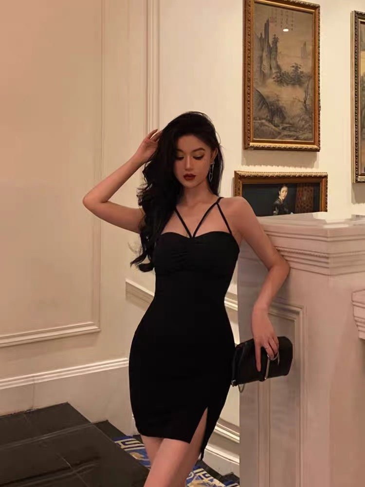 Sexy black suspender dress women's 2022 summer pure desire, thin temperament, beautiful lady's new little black dress