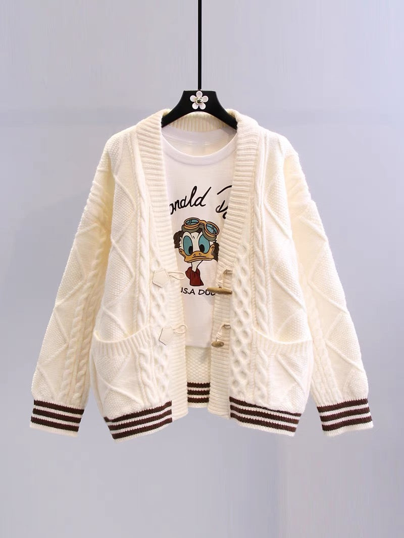 2022 autumn and winter new style twist sweater coat women's Japanese style loose and lazy style outside wearing horn button knitted cardigan