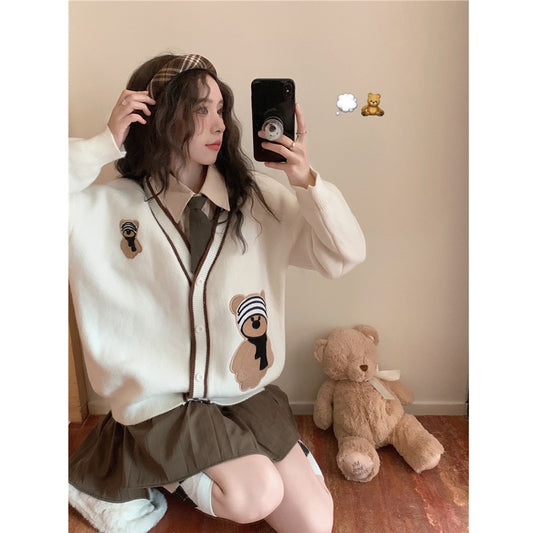 Design sense embroidered bear sweater coat autumn and winter 2022 new chic foreign style V-neck long-sleeved knitted cardigan women