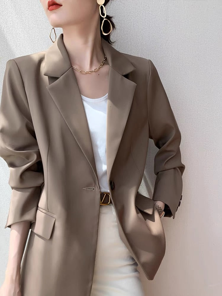 (Pre-Order) Coffee color casual small suit jacket women's spring 2022 new temperament commuter loose one button French suit