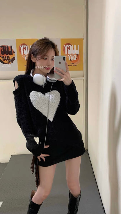 2022 early autumn new Korean style temperament color matching love round neck loose all-match off-the-shoulder long-sleeved pullover sweater women