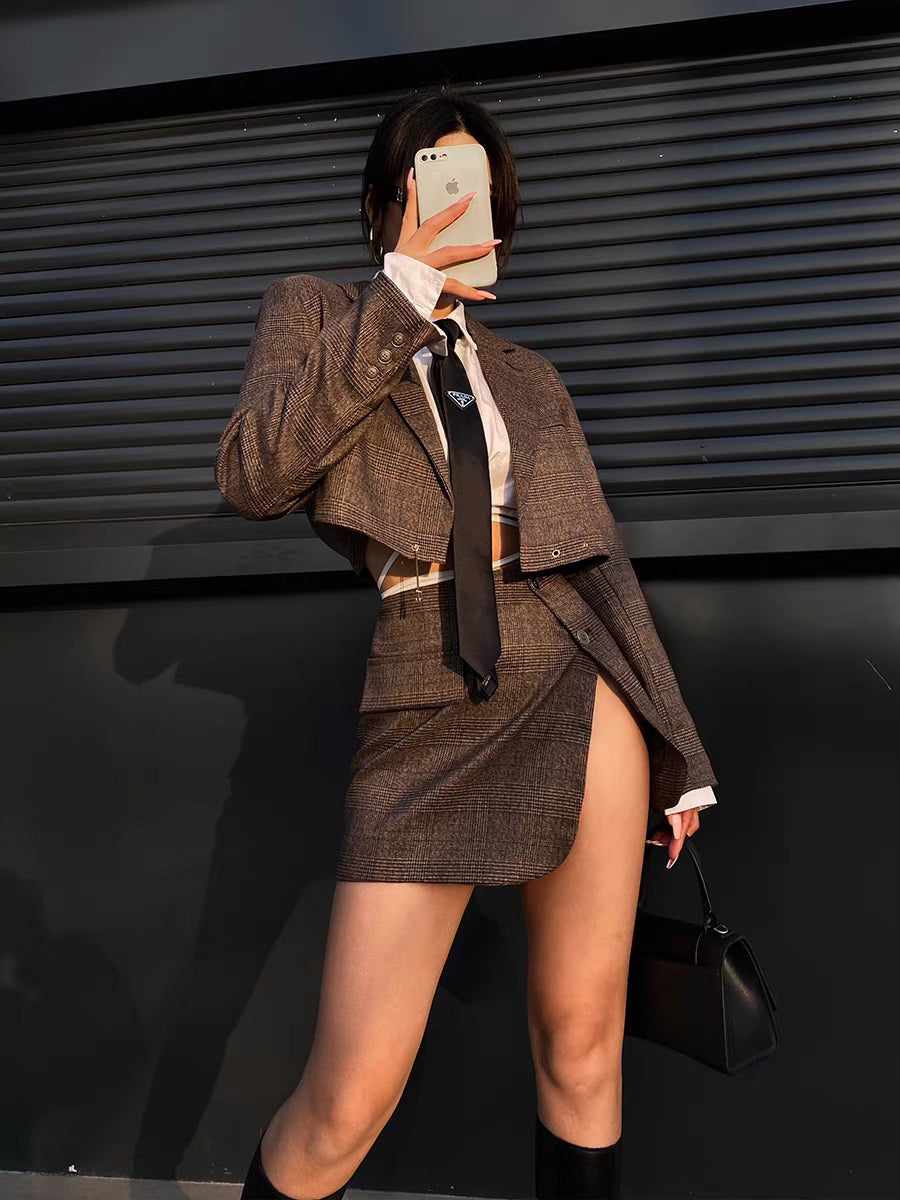 Well also European and American niche plaid short section is thin and small suit jacket women's slit college style short skirt two-piece suit