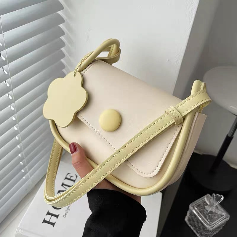 This year's popular Korean version of the niche bag women's summer 2022 new explosion style high-end all-match small square bag shoulder messenger bag