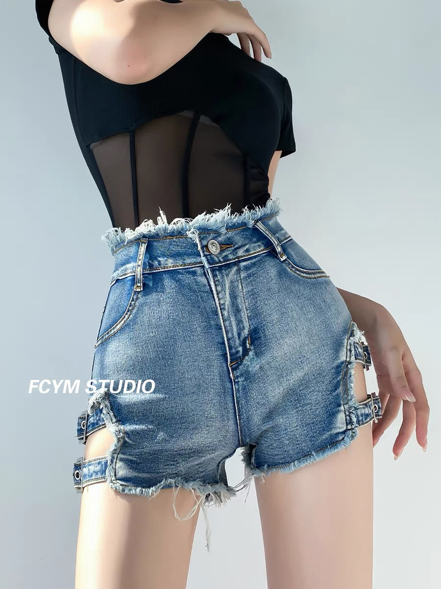 European and American hollow washed and worn out raw edge denim shorts women's summer sexy hot girls high waist and thin skinny hot pants 1510