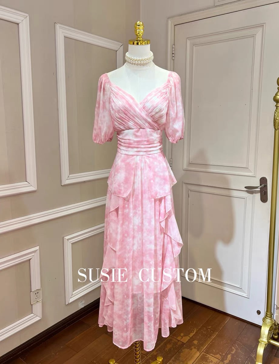 Gentle fairy style cherry blossom color pleated V-neck elastic puff sleeves can be off-shoulder waist irregular ruffled dress