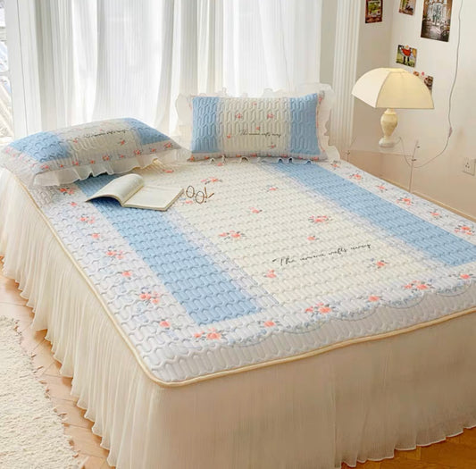 Ice silk latex mat three-piece bed skirt summer washable machine washable air-conditioning soft mat with lace bed cover