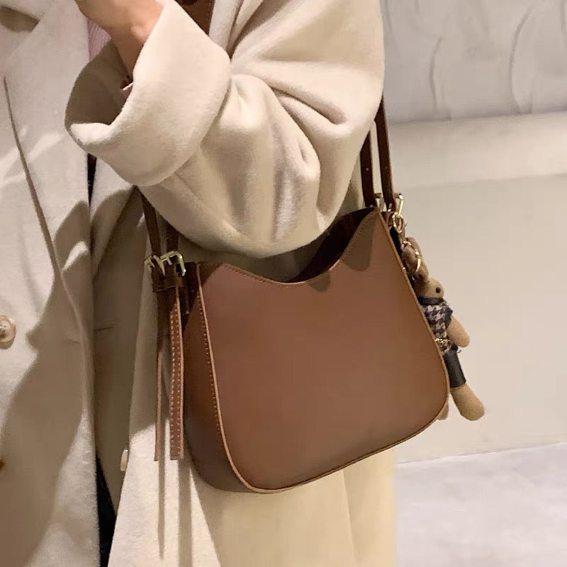 Summer retro bag 2022 new trendy women's bag fashion all-match messenger bag high-end niche ins shoulder bag