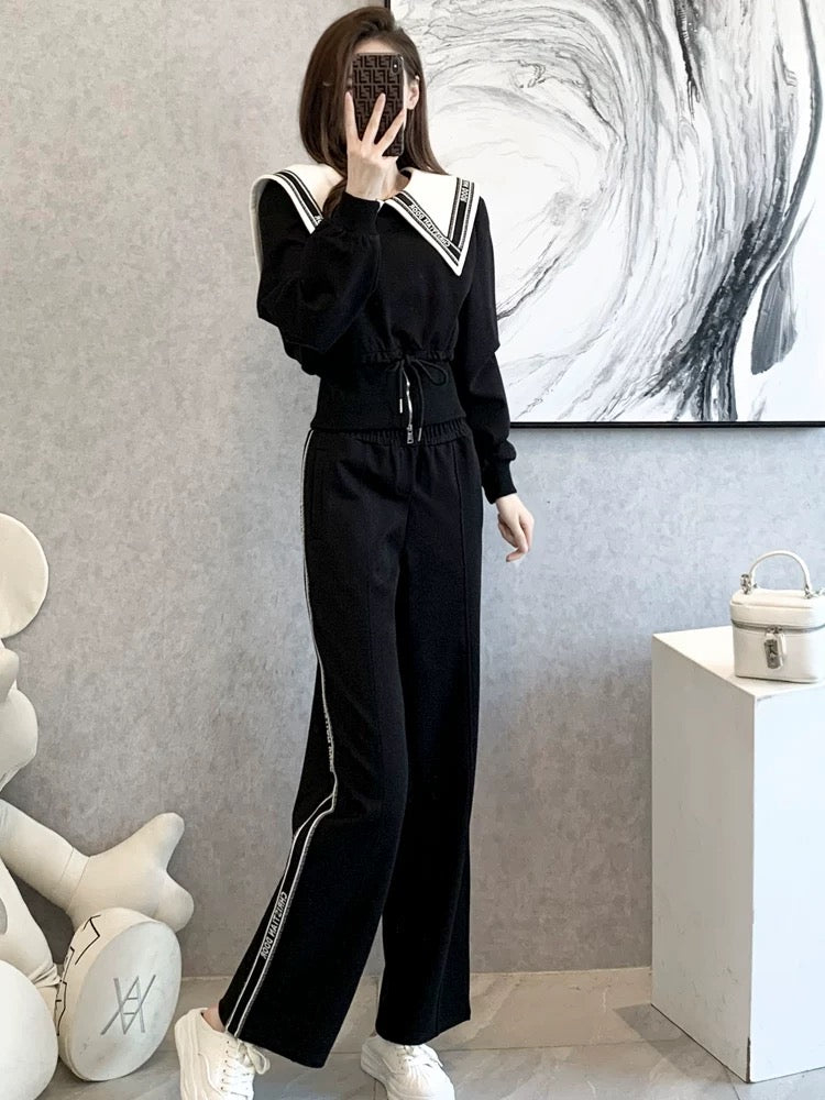 Sports and leisure suits for women, new fashionable autumn clothes