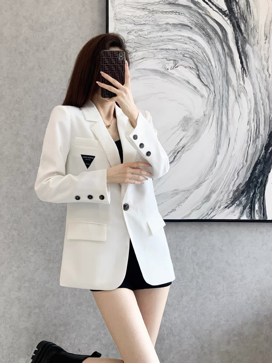 High-quality white suit jacket women's 2022 new retro design niche commuter casual suit jacket autumn and winter