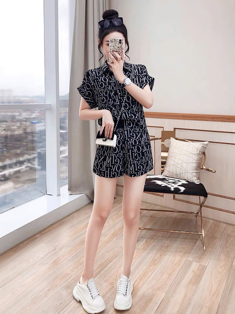 Shirt suit women's clothing 2022 new summer clothing fashion small net red shorts salt series to wear with royal sister two-piece suit