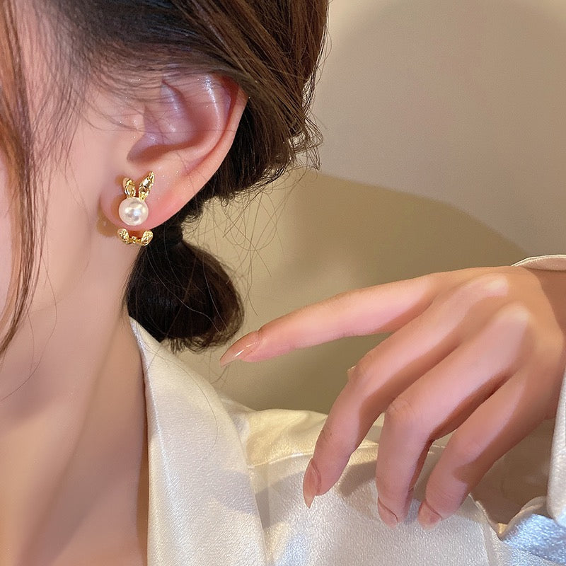 Niche design sense high-end pearl zodiac year rabbit earrings female autumn and winter 2023 new trendy exquisite earrings