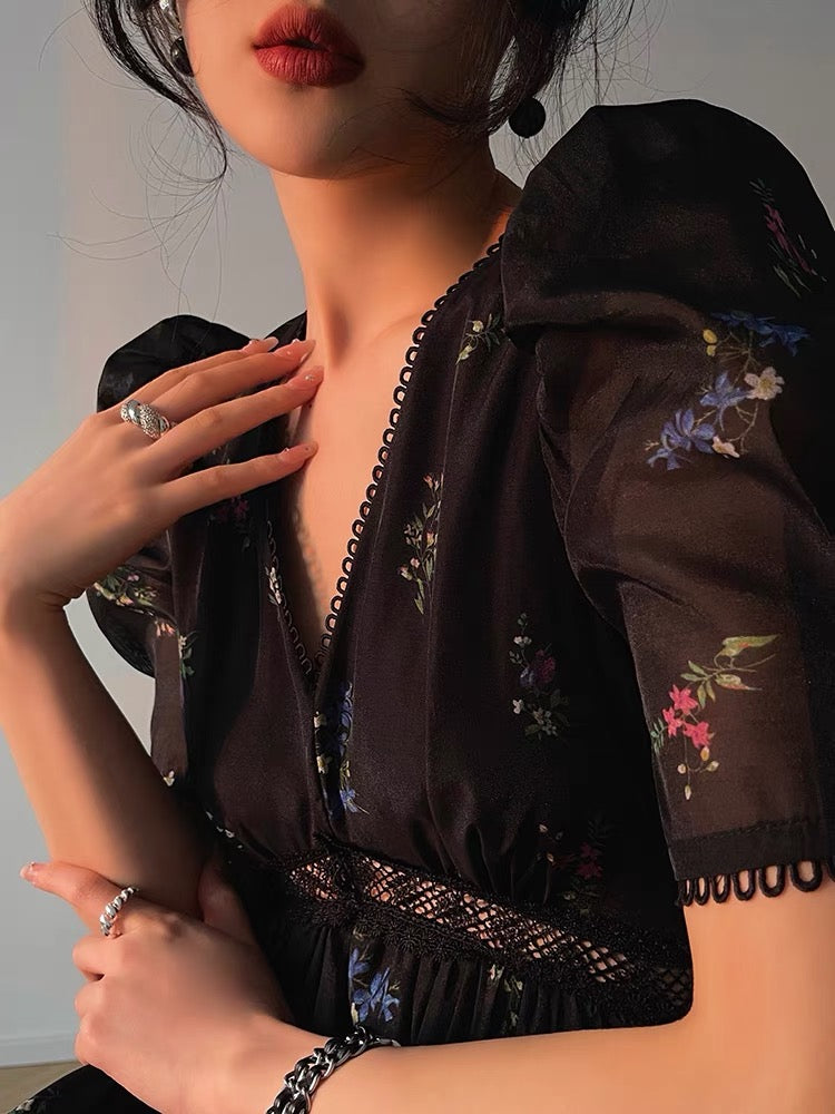 Aconiconi｜Dark fragrance and sparse shadow French retro black floral heavy industry v-neck waist and slim mid-length dress