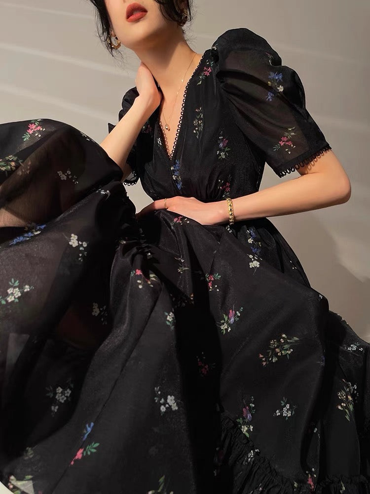 Aconiconi｜Dark fragrance and sparse shadow French retro black floral heavy industry v-neck waist and slim mid-length dress