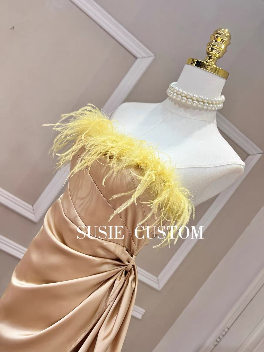 Customized figure-flattering off-the-shoulder strapless feather-stitched satin pleated hip-packed streamer dress