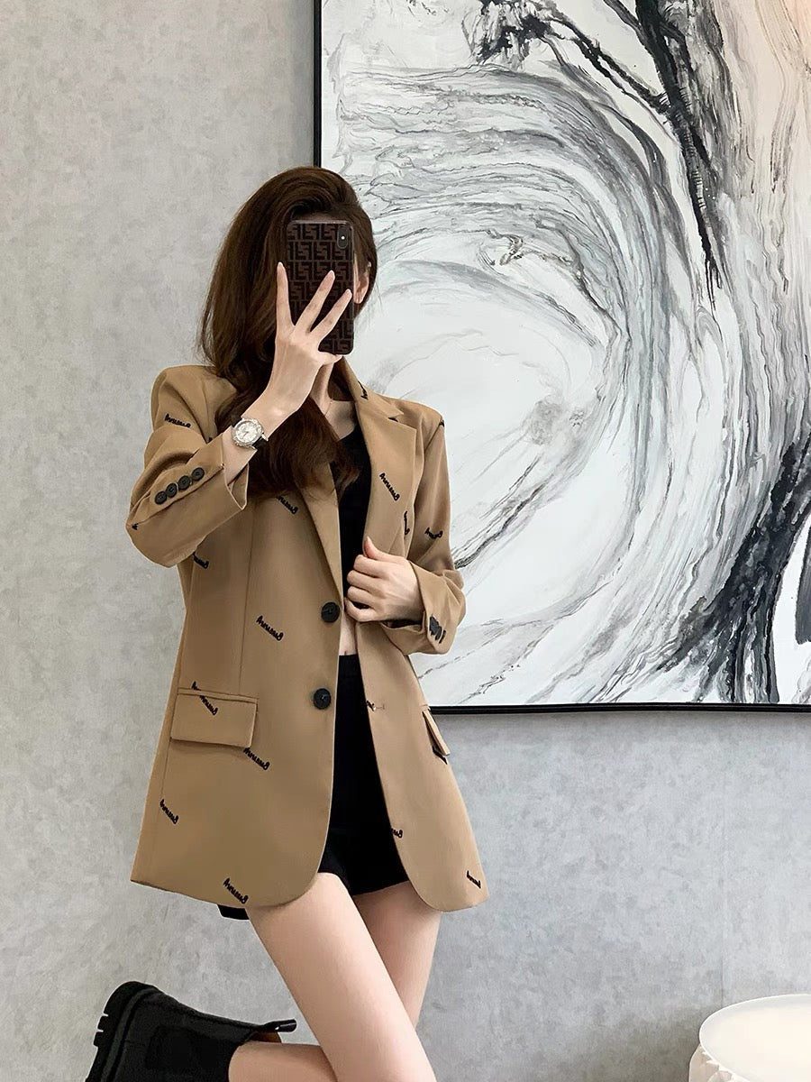 2022 autumn new French temperament light familiar style loose and thin high-end design sense niche casual suit jacket