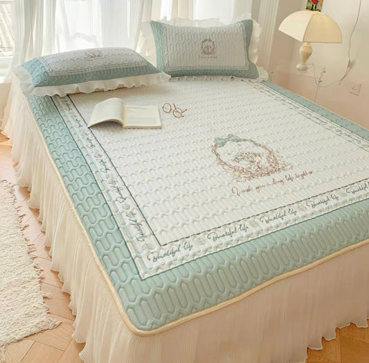 Ice silk latex mat three-piece bed skirt summer washable machine washable air-conditioning soft mat with lace bed cover