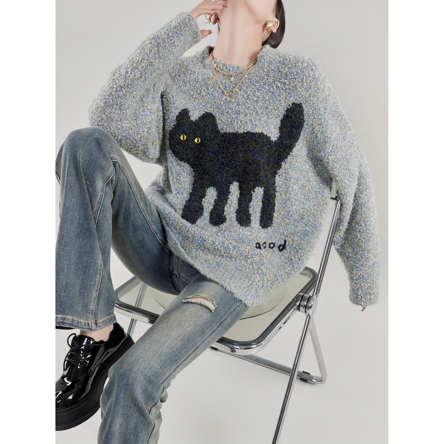 Sweater women's autumn and winter 2022 new hot style design kitten jacquard pullover round neck thickened Hong Kong style chic top