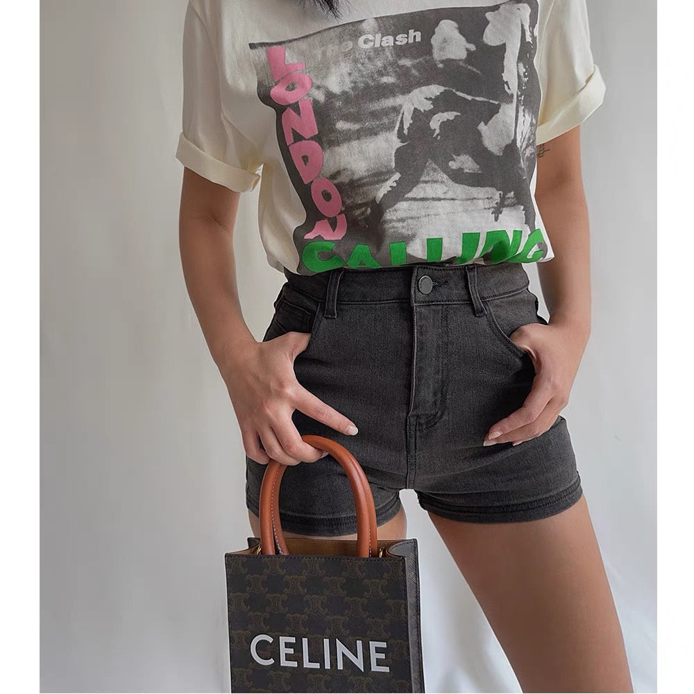 Superb quality elastic big tight denim shorts European and American hot girls hot pants bag hip show leg length 2022 summer new