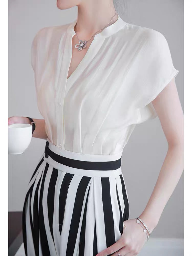 Design sense niche suit summer girl 2022 new ladies Western style short-sleeved top striped pants fashion two-piece suit