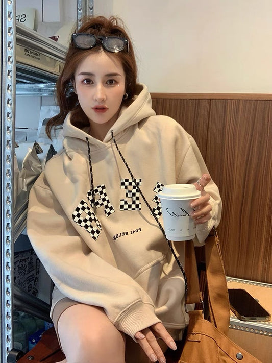 Big C Lai Ye Checkerboard Letter Raglan Sleeve Sweater Women's Autumn and Winter Long Sleeve Velvet Versatile Hooded Drawstring Top