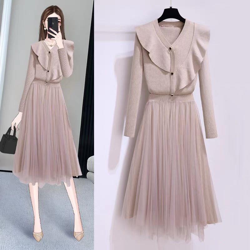 Knitted dress two-piece set 2022 early autumn new women's French royal sister wind high cold early autumn unique skirt