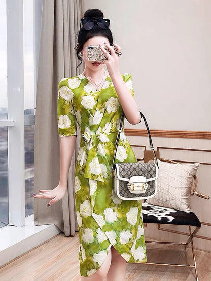 Skirts summer women show thin 2022 new mid-length v-neck niche print temperament ladies light luxury dress summer dress